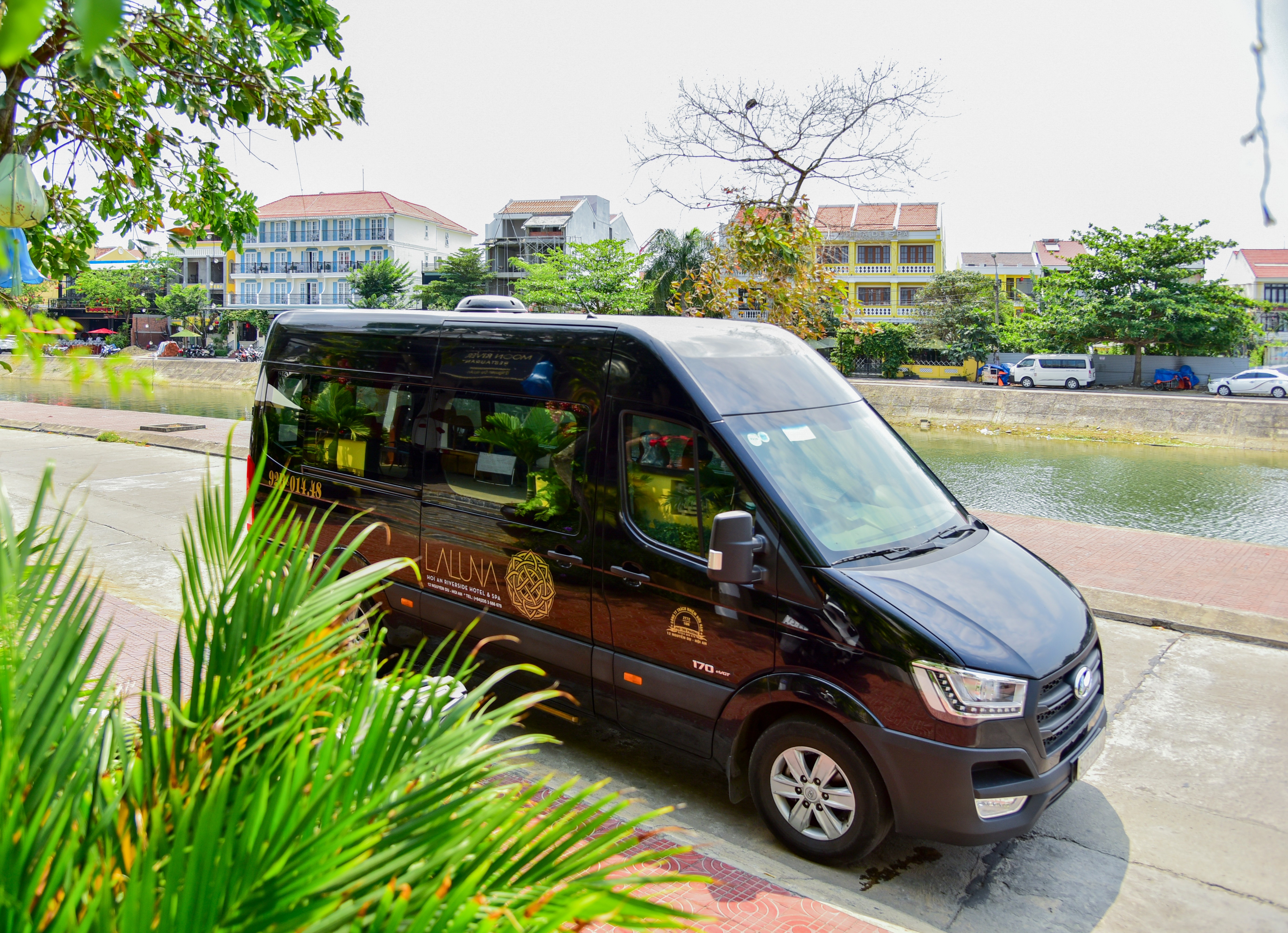 Luxury Private Car Transfers for Seamless Travel